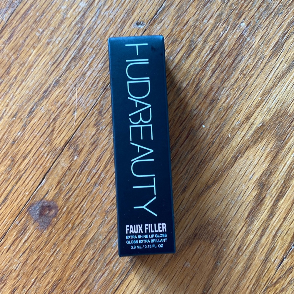 NEW! Never Opened! Huda Beauty Fauxfiller Bombshell